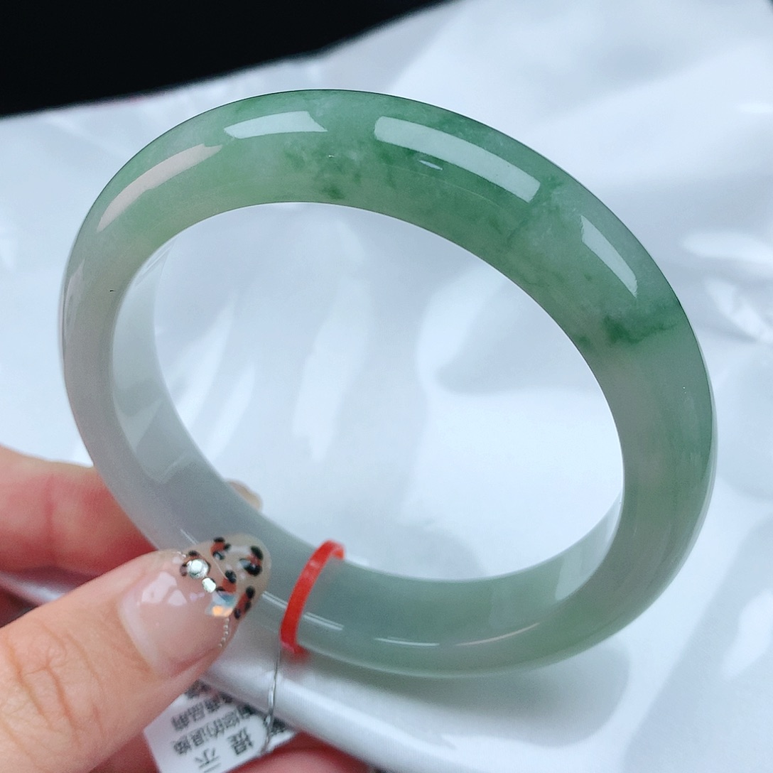 翡翠手镯未镶嵌58圈