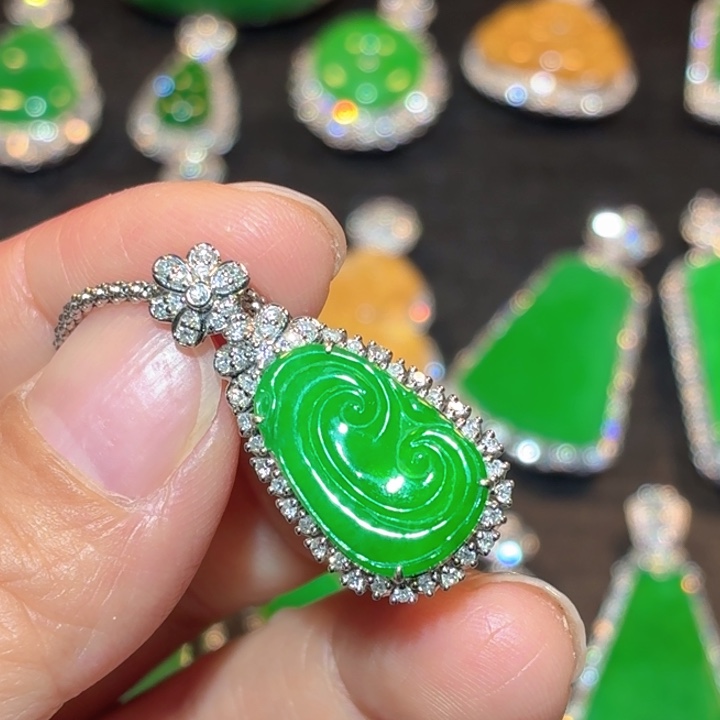 翡翠18K金镶嵌吊坠(不含链)翡翠