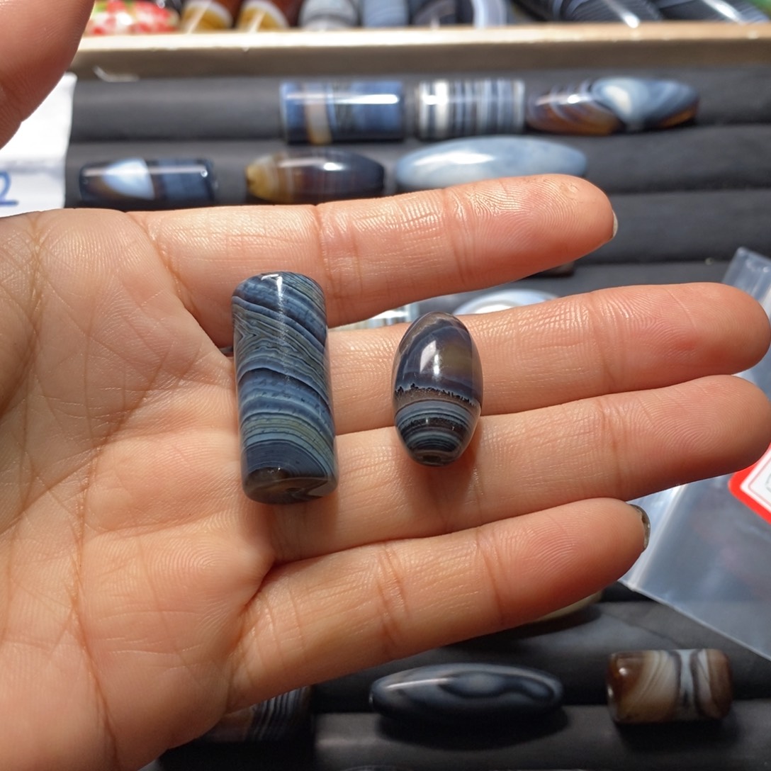 颈饰未镶嵌石英质玉乐**求