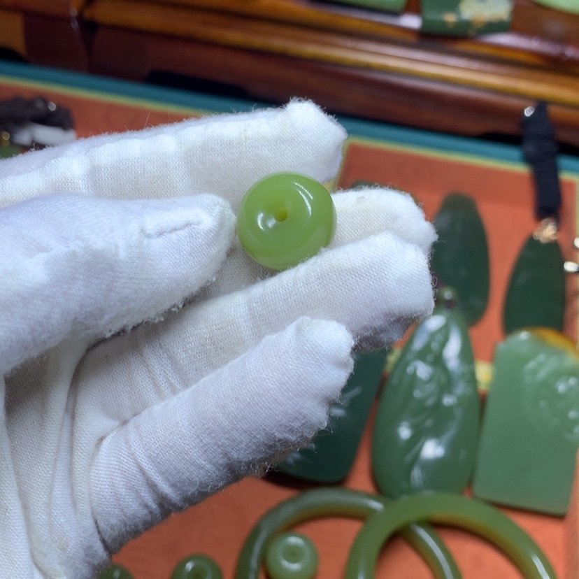 【闪购商品】透闪石质玉颈饰未镶嵌福