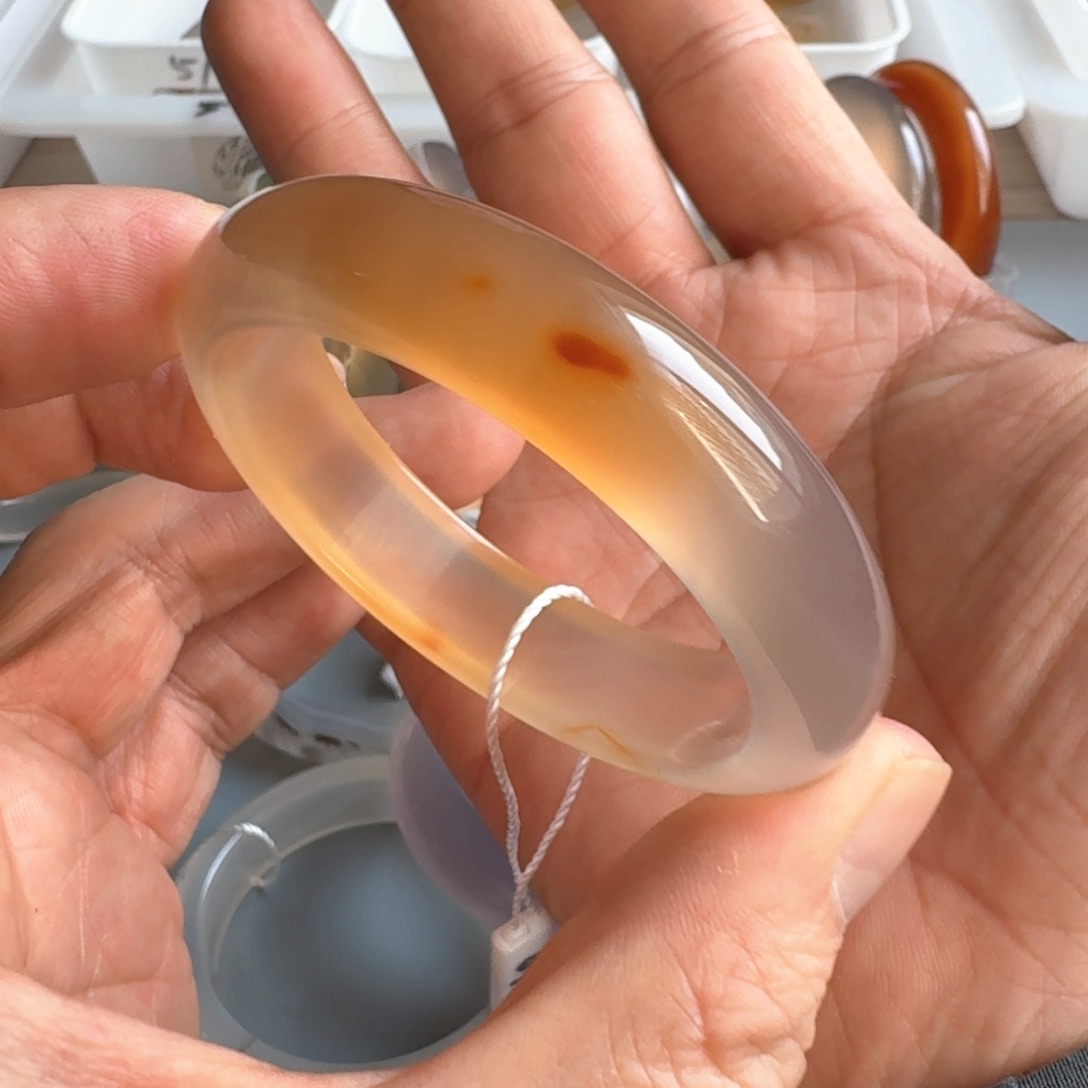 玛瑙/玉髓手镯未镶嵌53