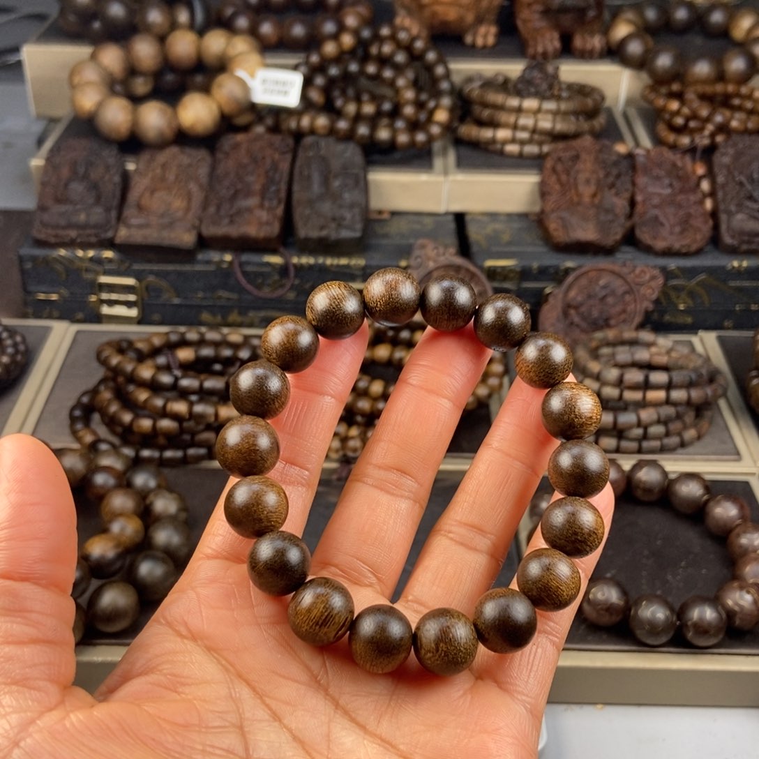 沉香手串云**梦越南芽庄白棋