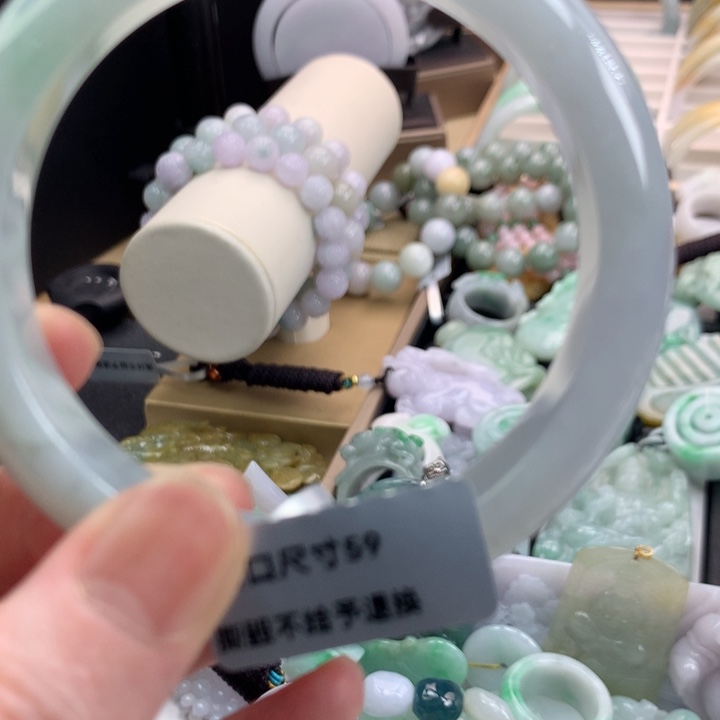 翡翠未镶嵌手镯吊坠