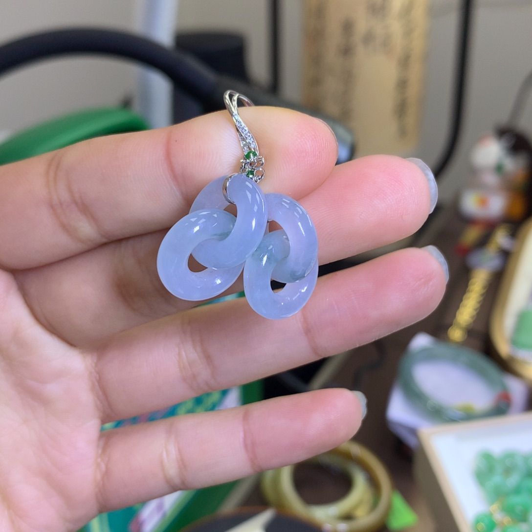 翡翠颈饰18K金镶嵌翡翠