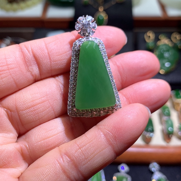 和田玉吊坠银S925镶嵌