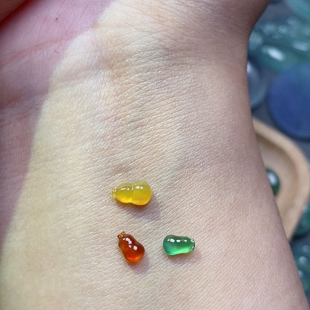 翡翠颈饰未镶嵌L****i翡翠