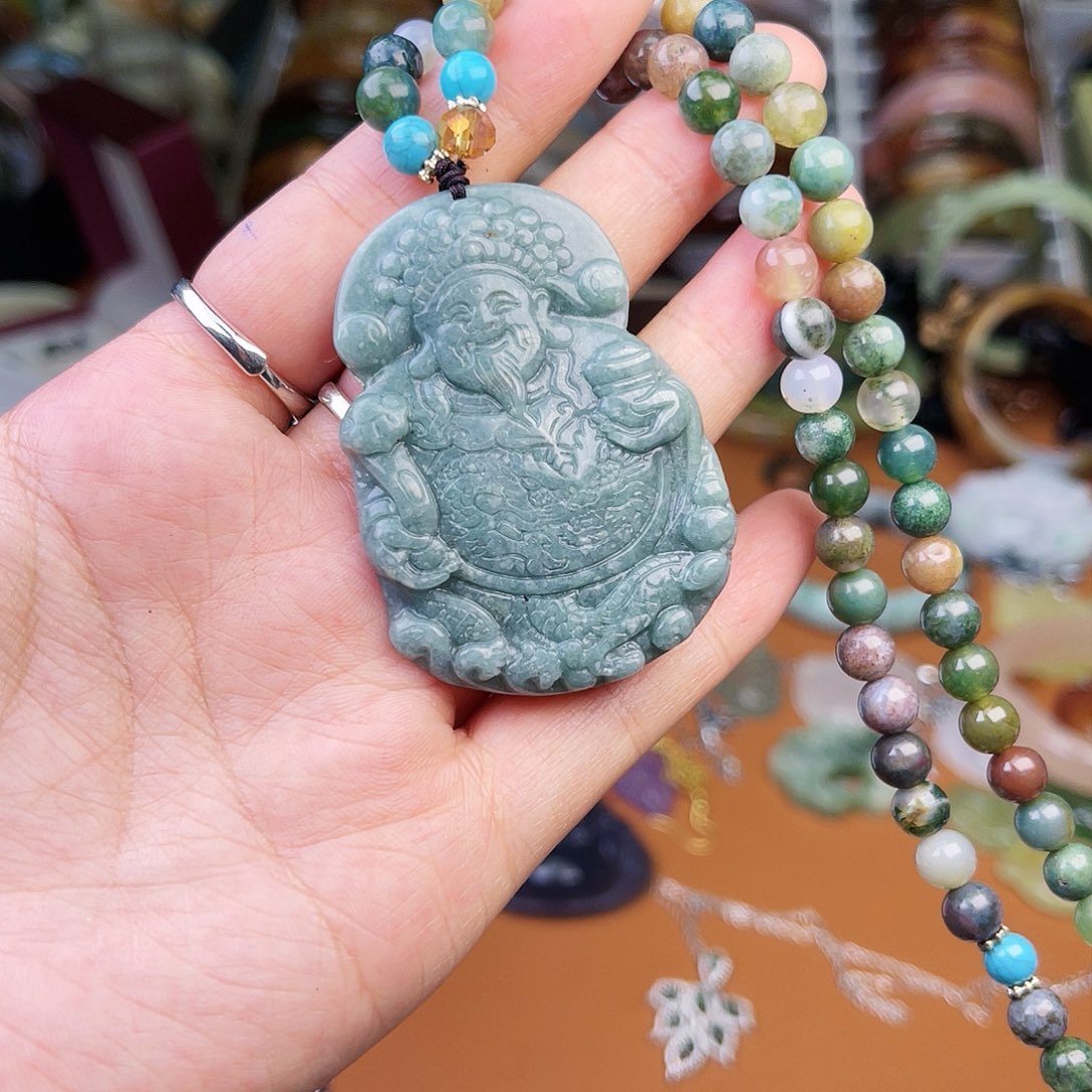 石英质玉颈饰未镶嵌