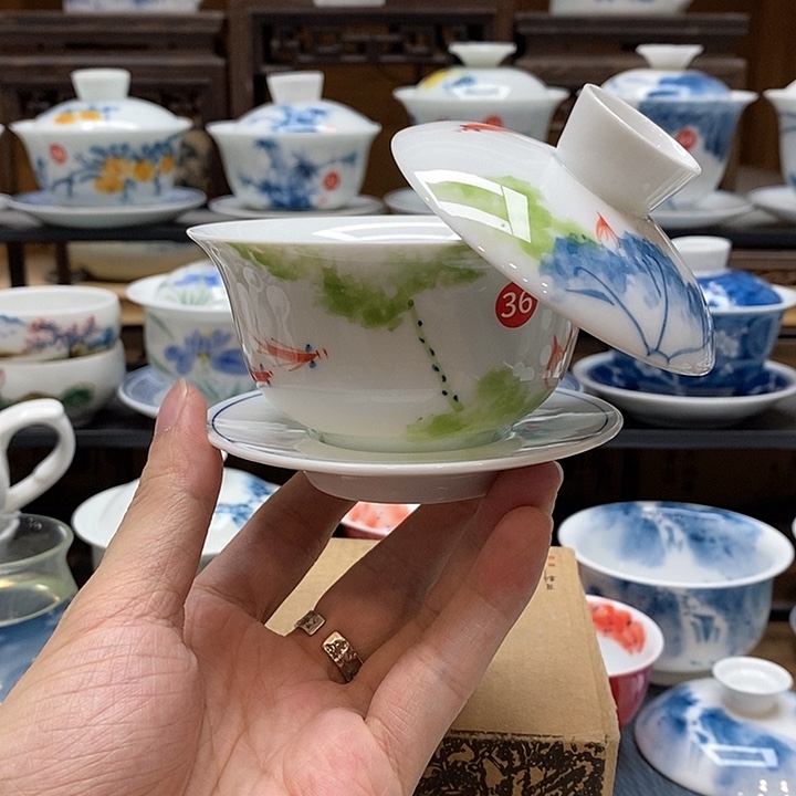 手绘五彩荷花悬停盖碗150cc釉下彩微瑕福利款