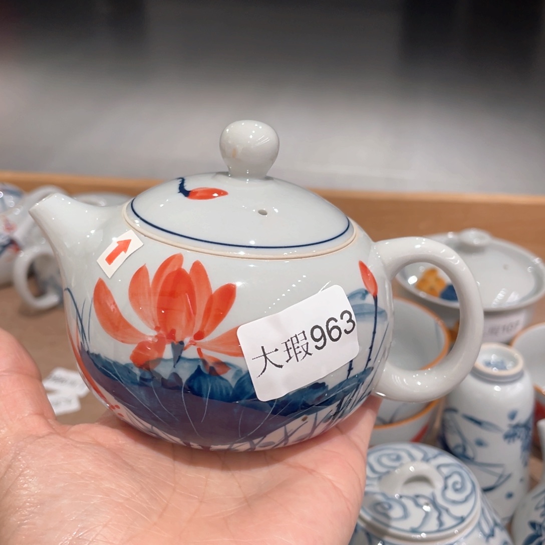 釉下手绘茶具微瑕