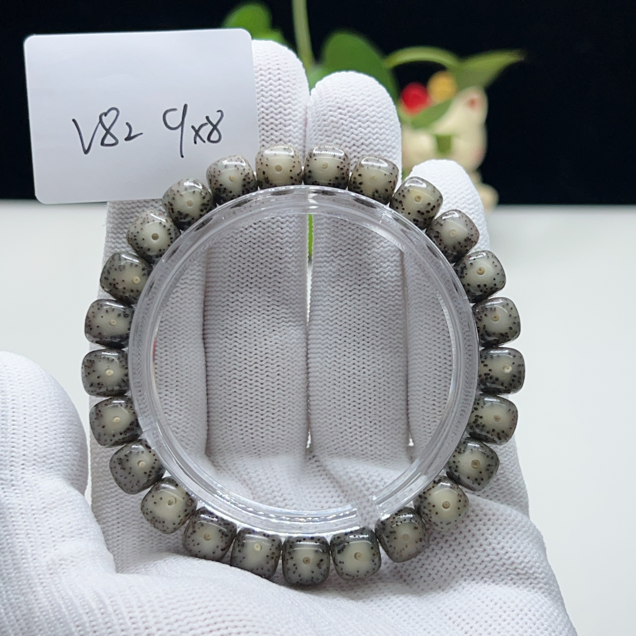 V82双留白糯冰奶奶灰9×8正月大留白侧留白一物一图星月菩提手串