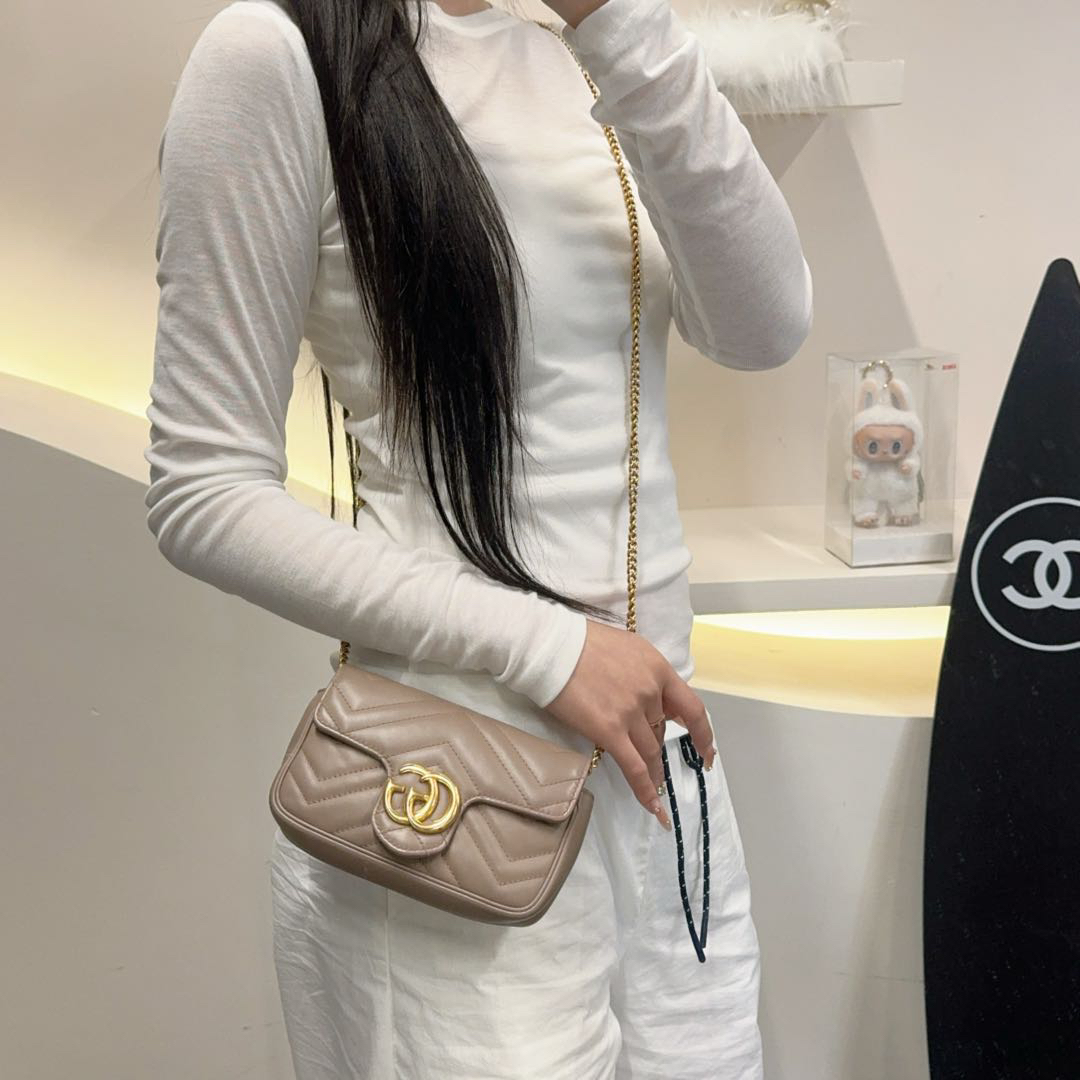 95新 GUCCI/古驰 98新！奶茶色mini马萌斜挎包/3860