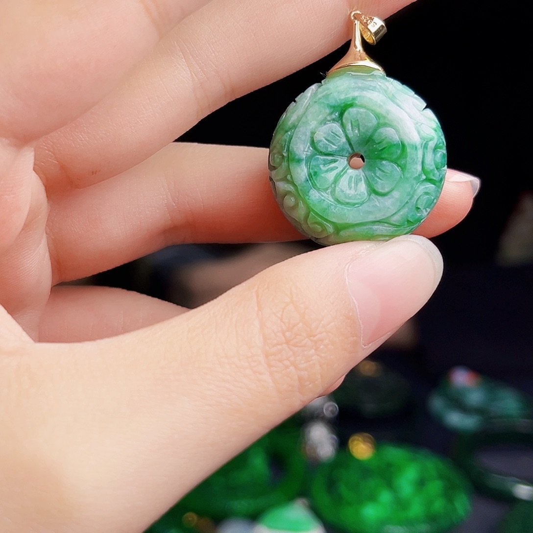 颈饰银S925镶嵌翡翠多样性