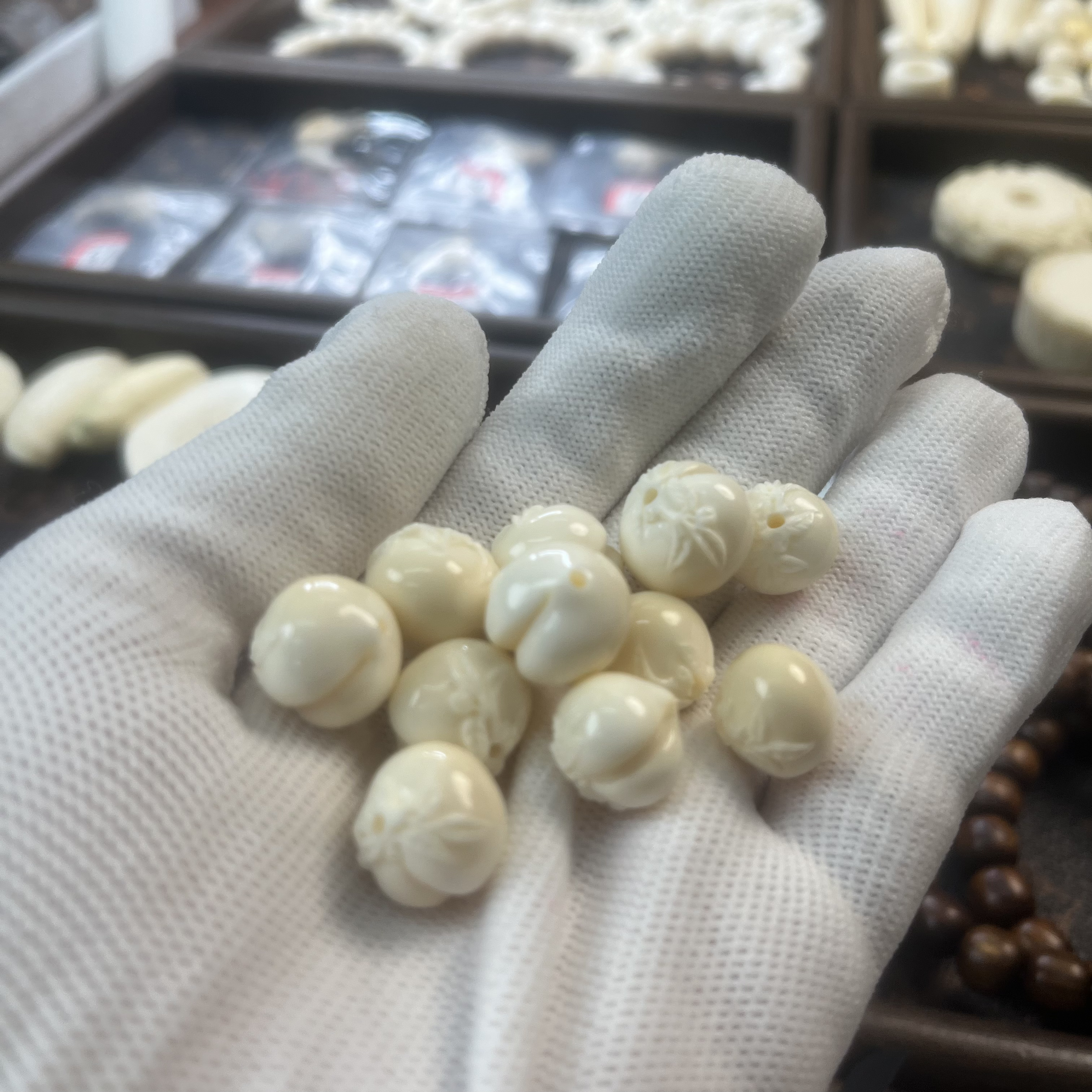 天然牙爱心寿桃饰品