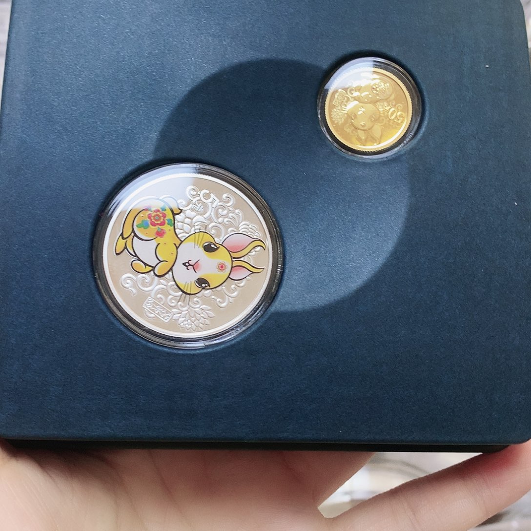 纯金彩金银兔 原盒证