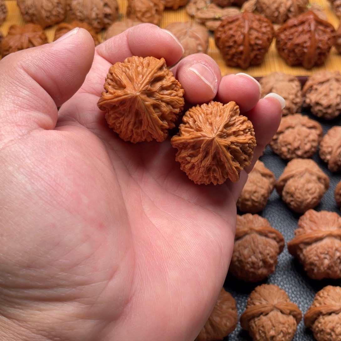 核桃文玩核桃三棱正奔