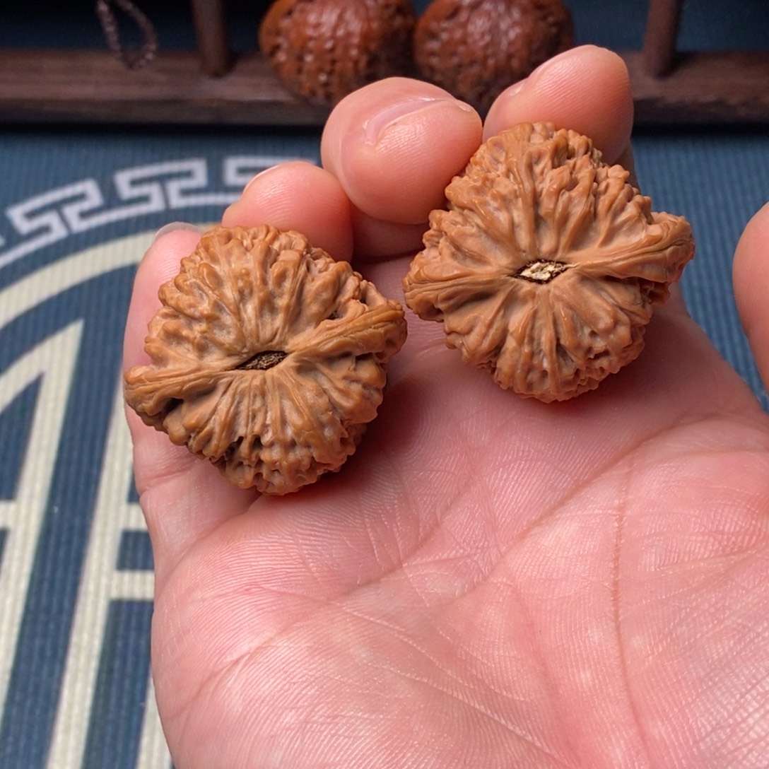 昌***昊把件文玩核桃涿鹿南将