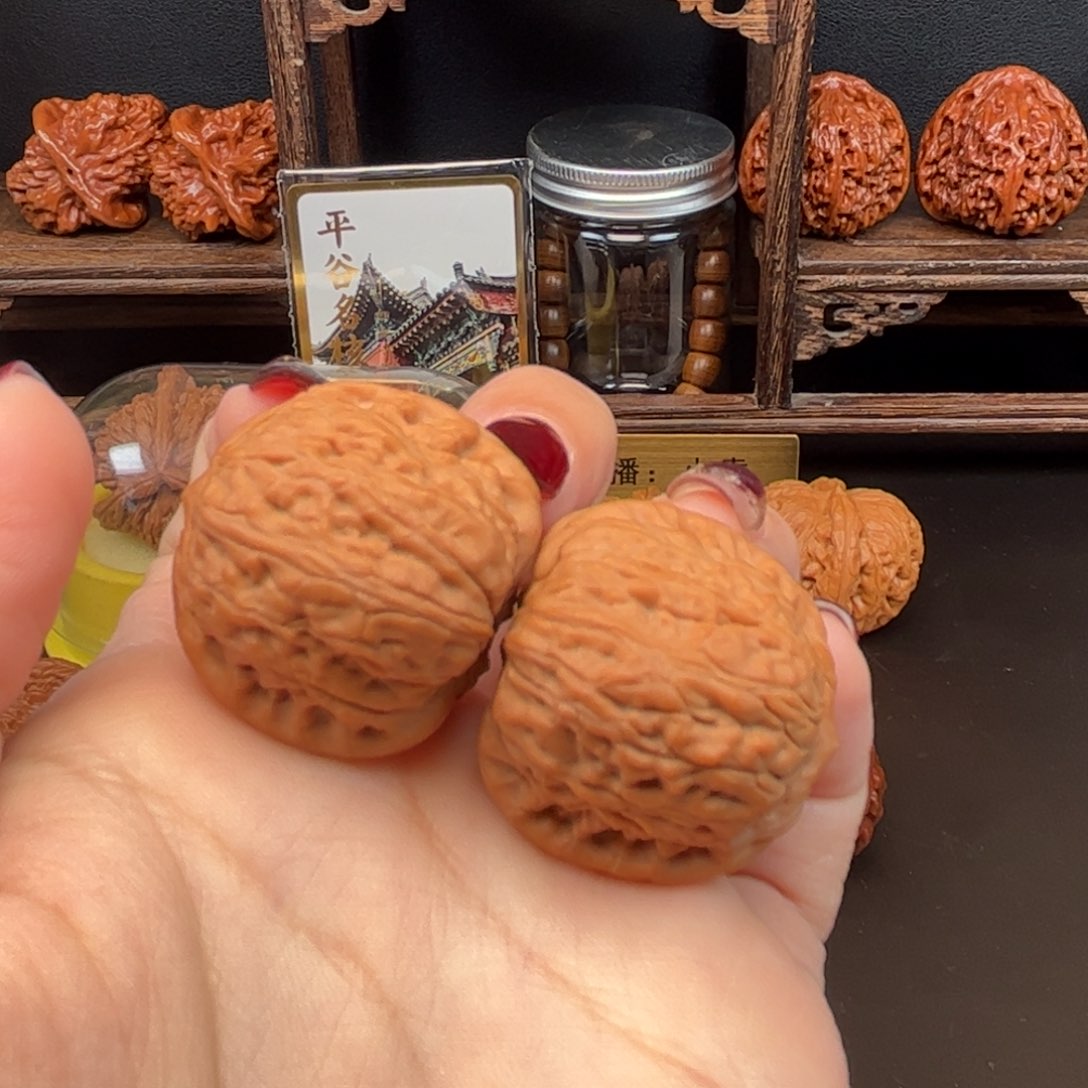 桃核把件野生蛇皮球