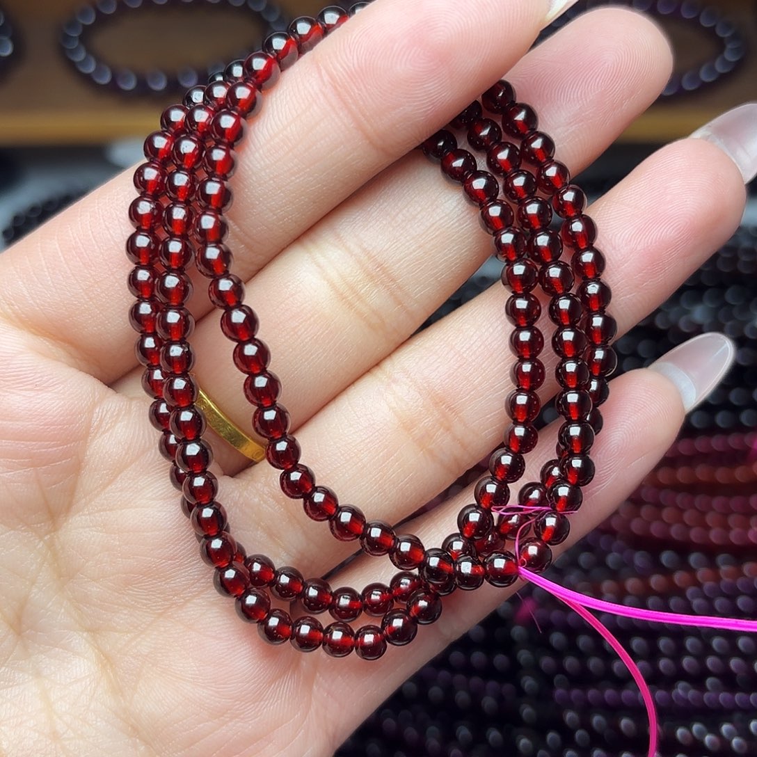 乖***乖石榴石手链未镶嵌卡4酒红三圈毕业级