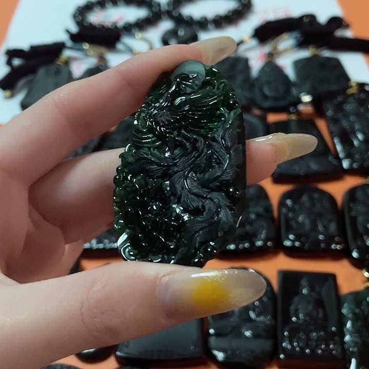 翡翠颈饰未镶嵌用****9