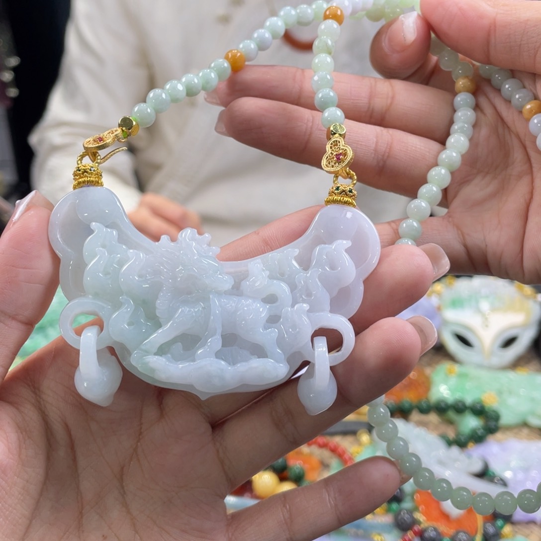 翡翠颈饰未镶嵌代编织