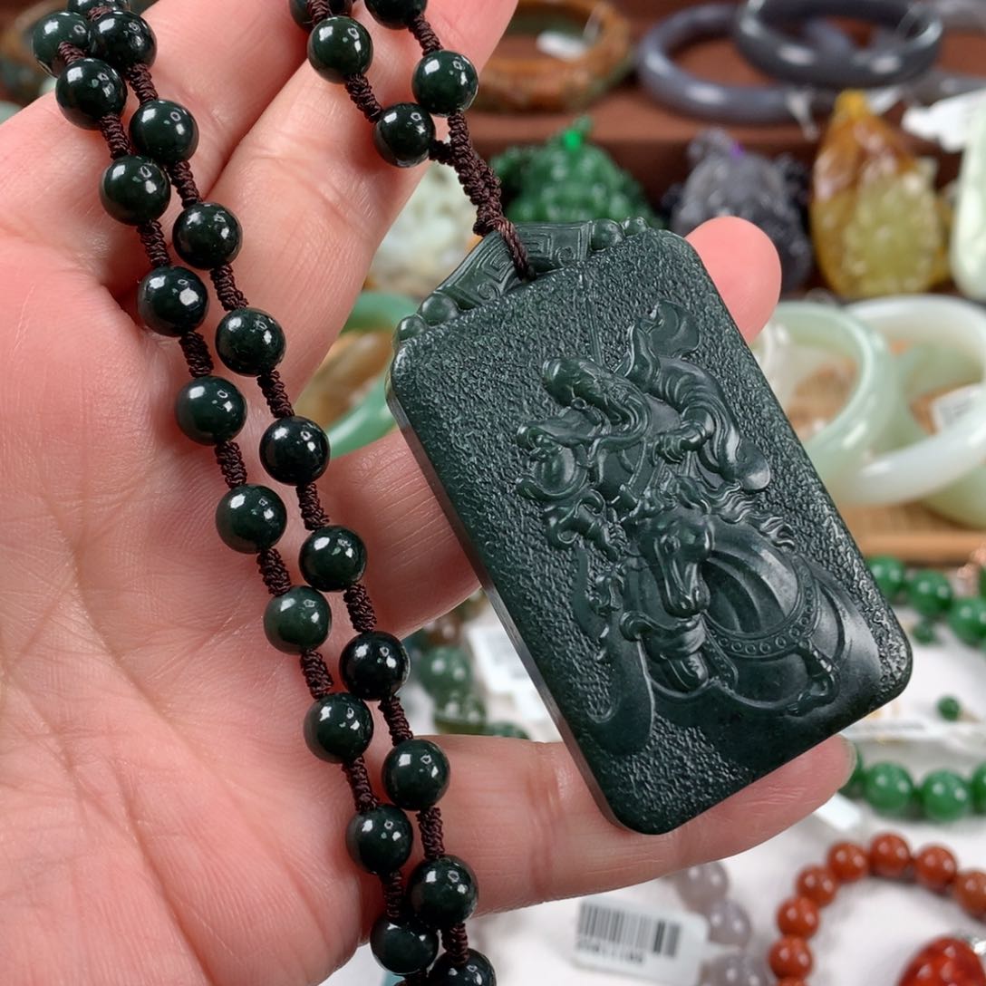 和田玉颈饰未镶嵌