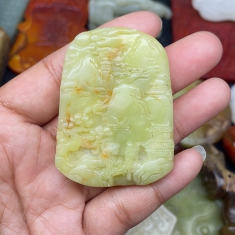 蛇纹石玉未镶嵌颈饰38