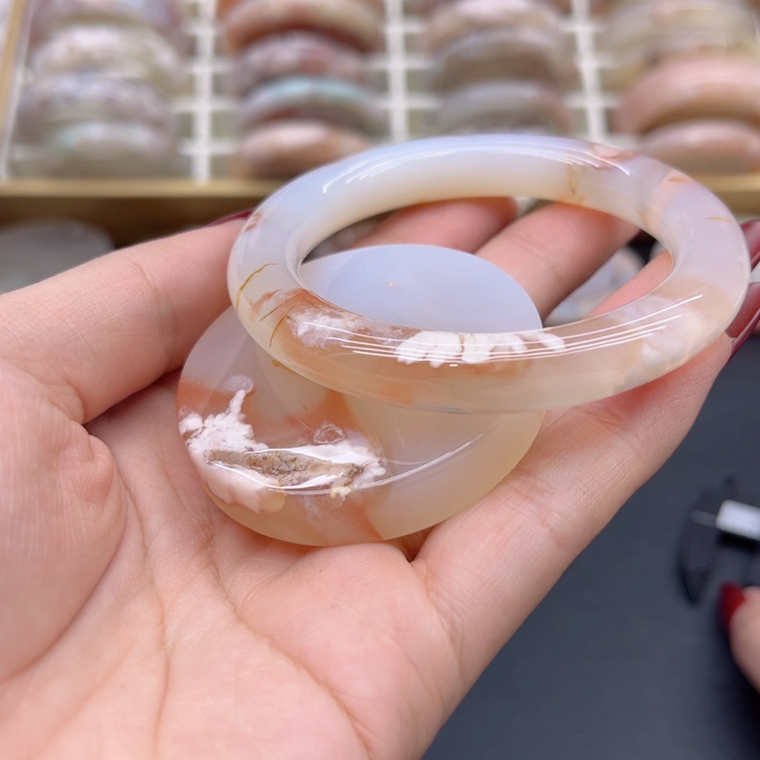 玛瑙/玉髓手镯未镶嵌53