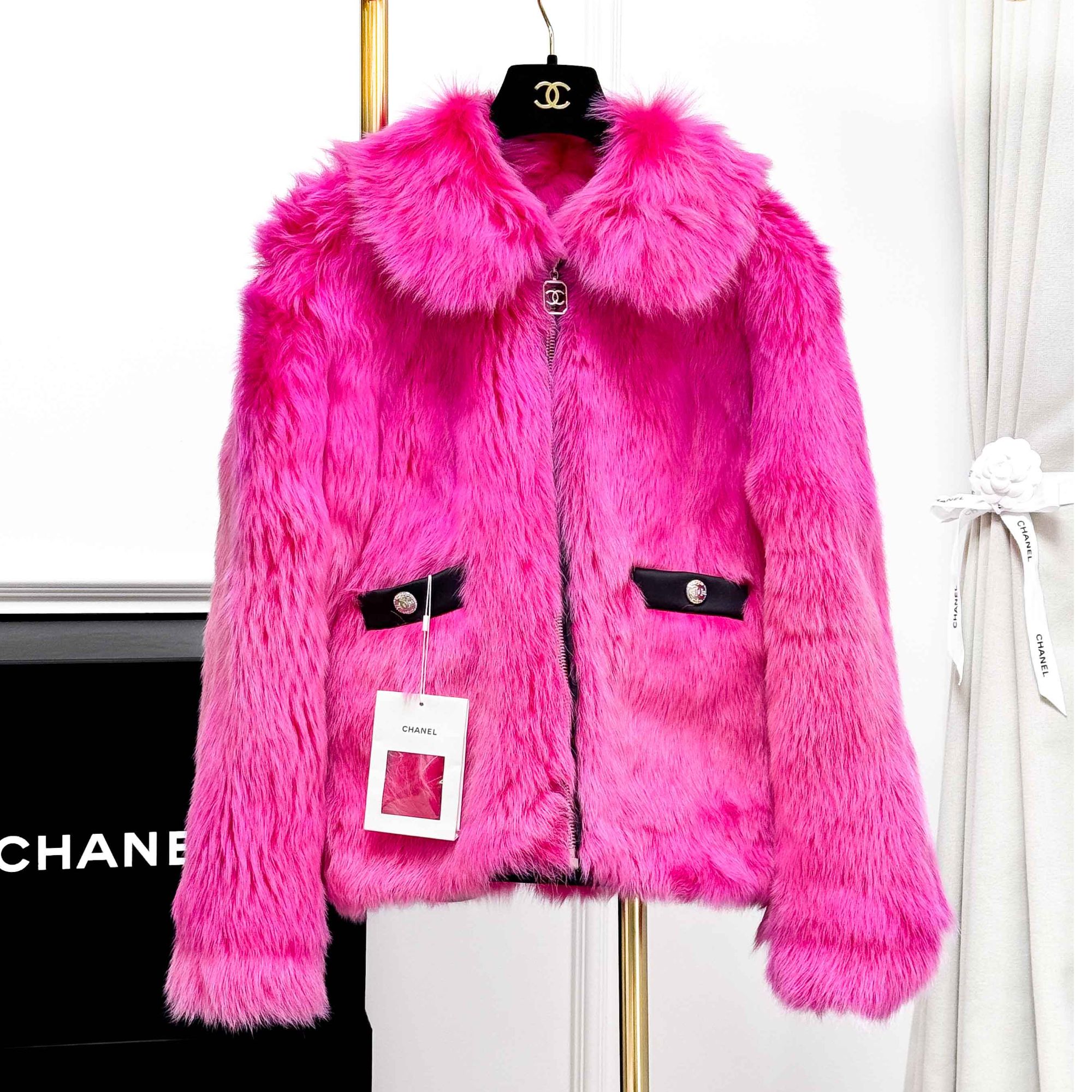 99新 Chanel/香奈儿  34码 黑色拼玫红色 毛毛 长袖 拉链 外套