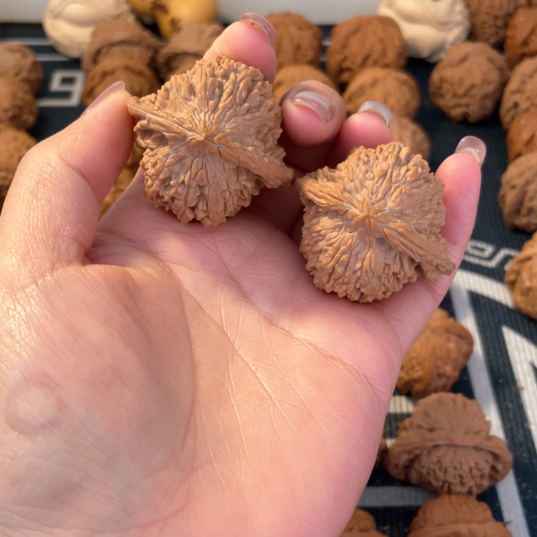 文玩核桃吊坠满天星42.5