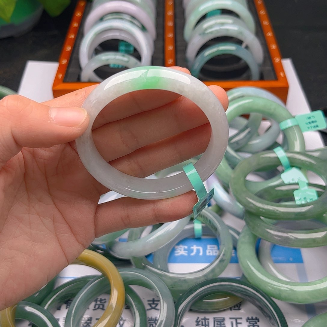 未镶嵌手镯翡翠5556. 123