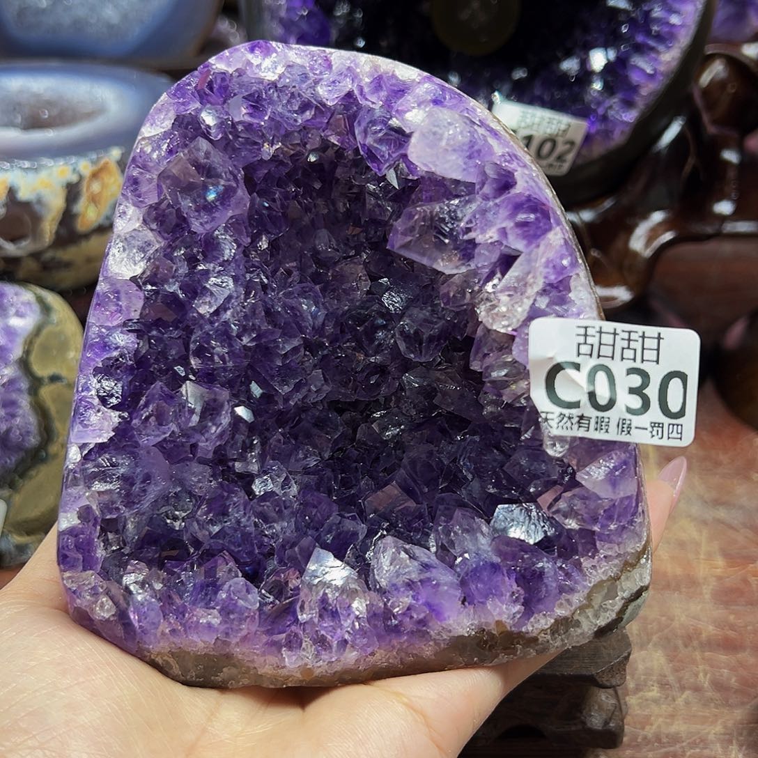 水晶大型摆件未镶嵌