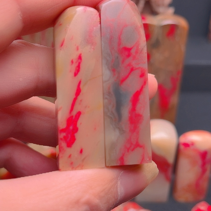 昌化鸡血石昌*佬昌化鸡血石质地优良