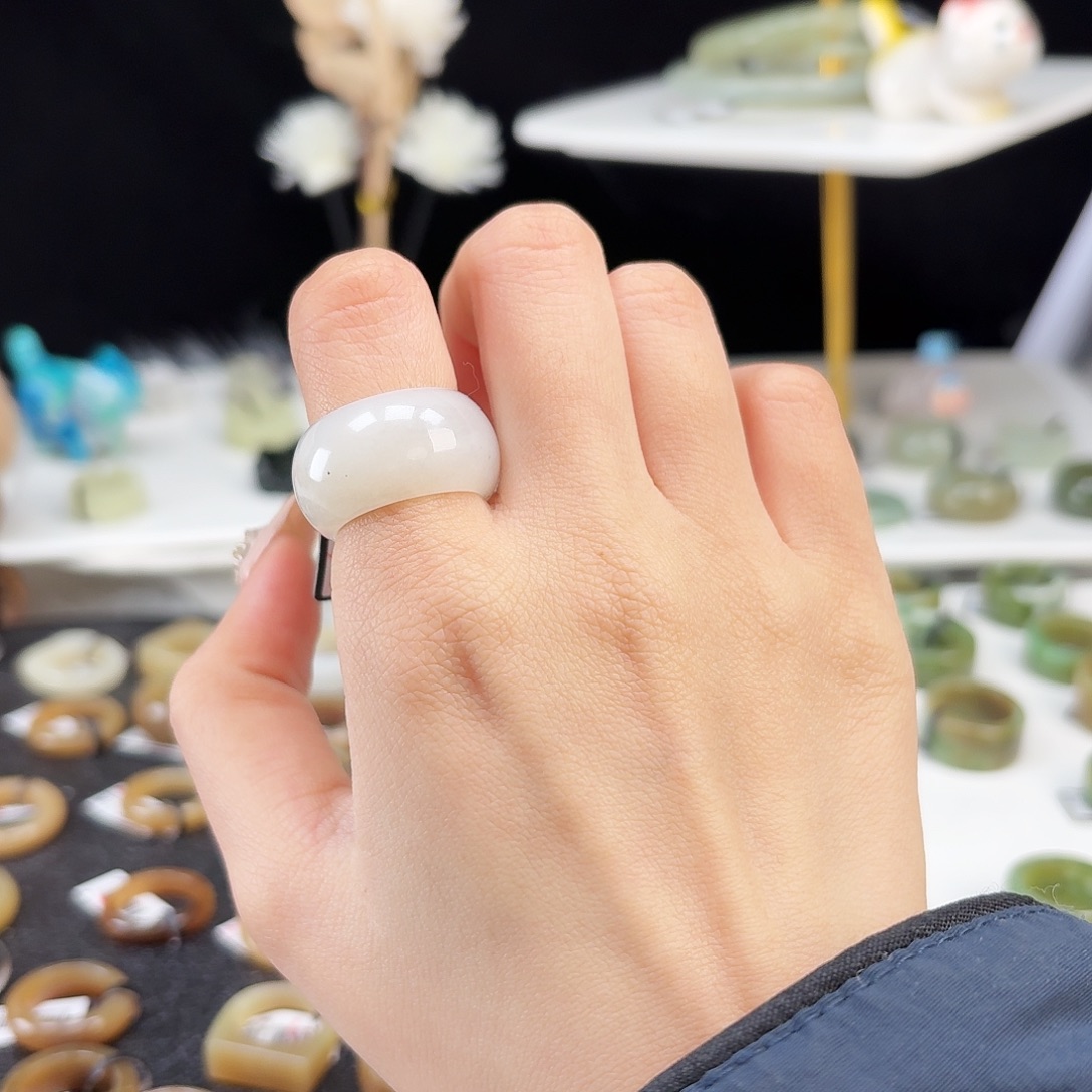 和田玉未镶嵌戒指P98月光白墩墩17.7不退换