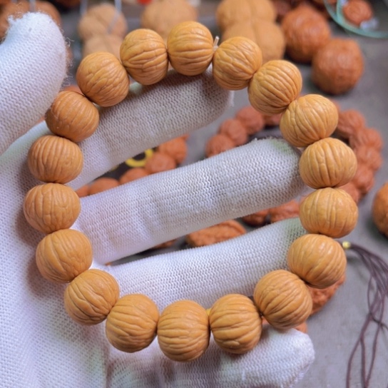 文玩核桃吊坠猴头土豪