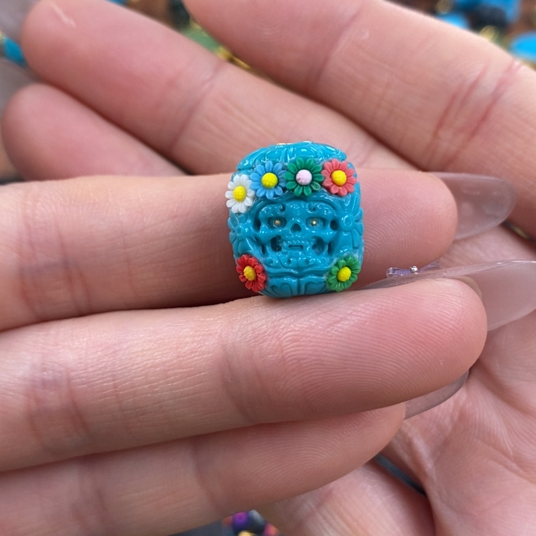 绿松石未镶嵌。万骷桶珠