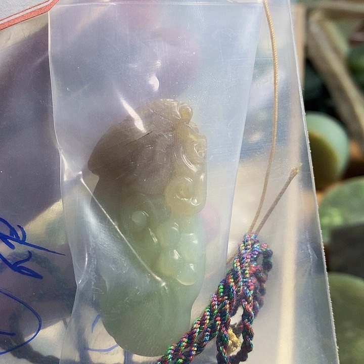 丹***哒和田玉（糖玉）未镶嵌珠宝半成品