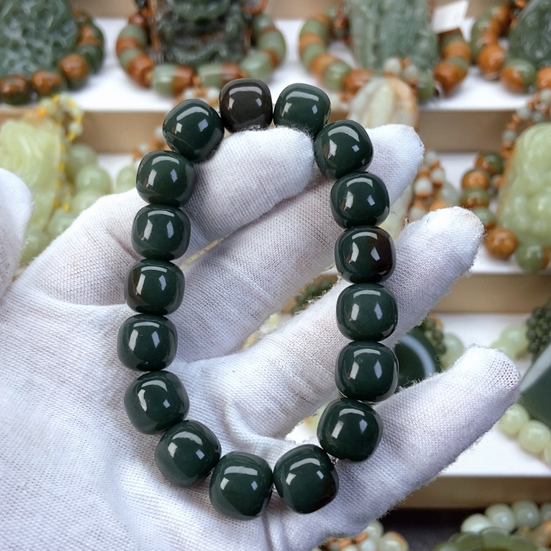 透闪石质玉手串未镶嵌