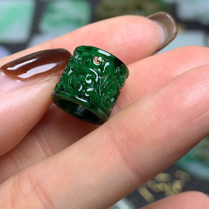 翡翠未镶嵌挂件清