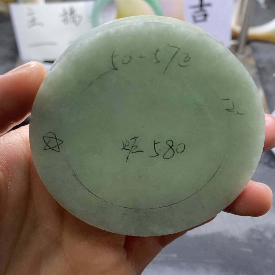 定制翡翠未镶嵌翡翠手镯