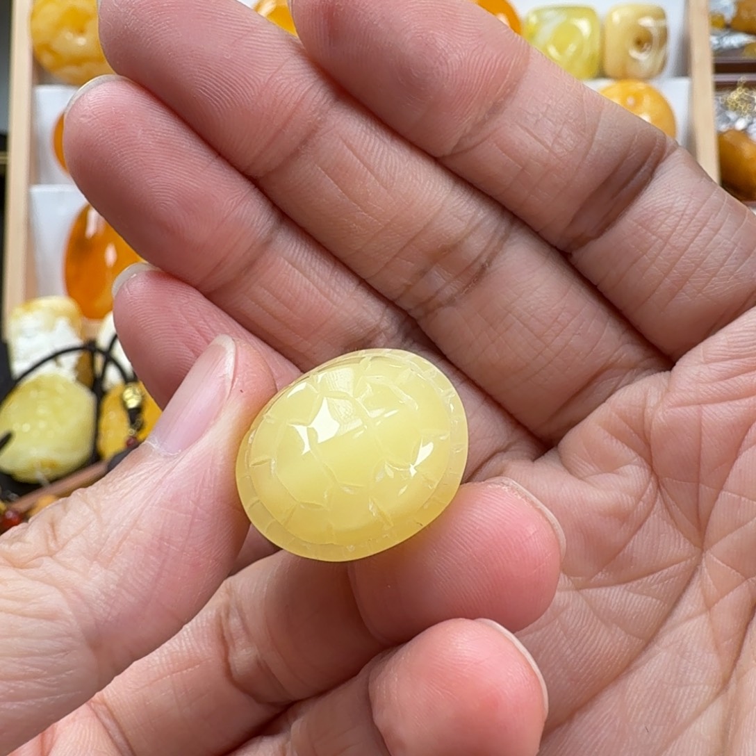 蜜蜡未镶嵌颈饰蜜蜡