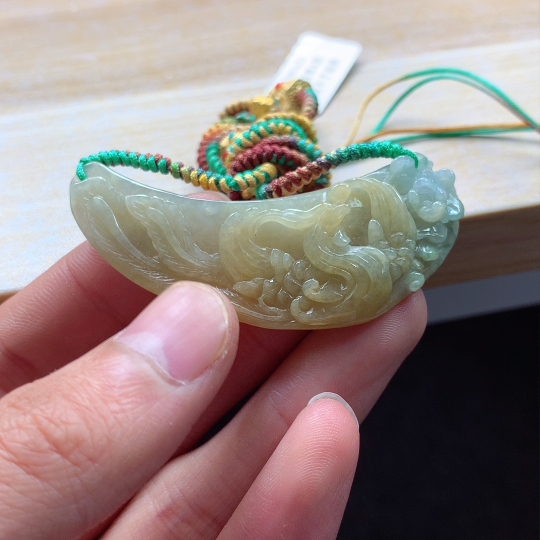 翡翠颈饰未镶嵌吊坠