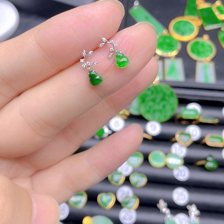 翡翠耳饰18K金镶嵌天然翡翠