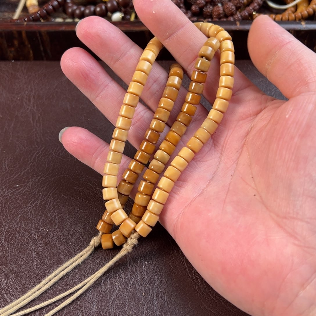 星月菩提吊坠龙脊直切手持