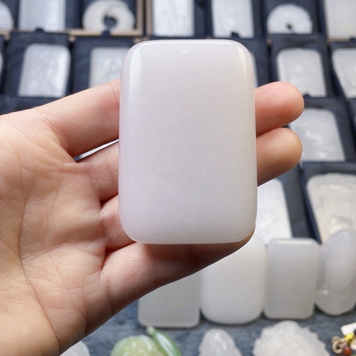 石英质玉颈饰未镶嵌岁***j