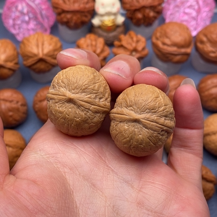 文玩核桃把件蛇皮球