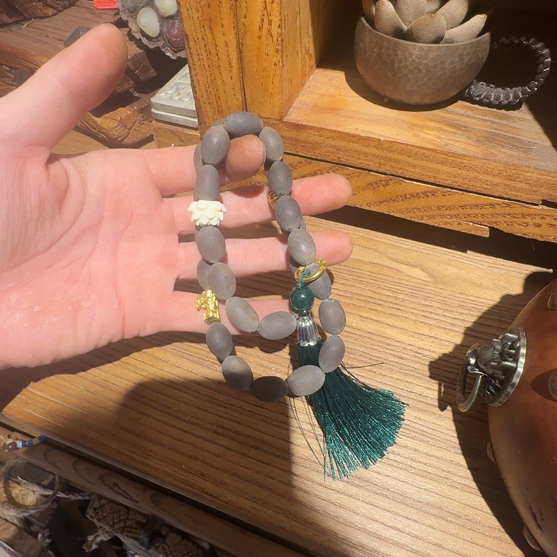 莲子手持一串包邮