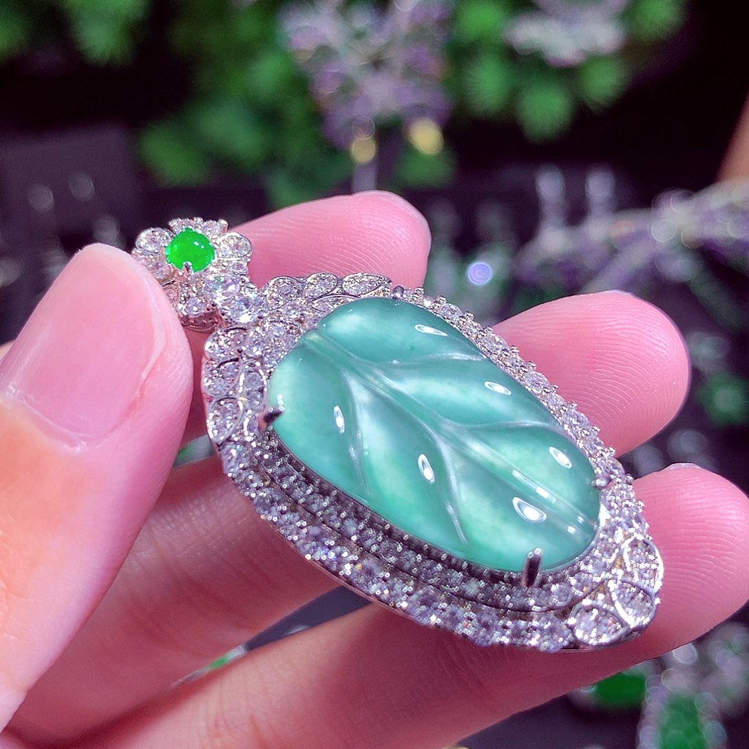 颈饰未镶嵌翡翠天然