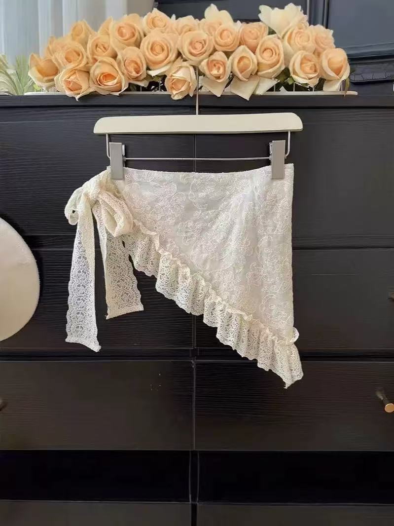 【NANA】2025夏季蕾丝边蝴蝶结荷叶边镂空屁帘短裙