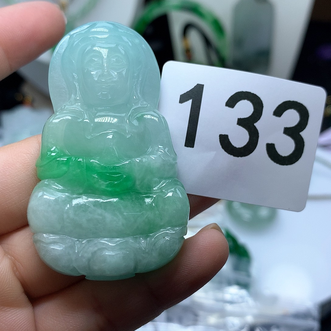 翡翠吊坠(赠链)未镶嵌