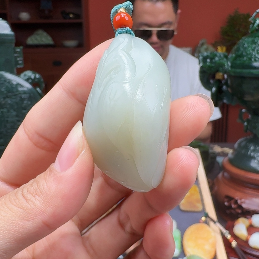 和田玉未镶嵌吊坠(赠链)